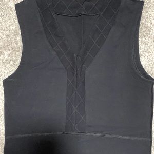 Lululemon black v-neck tank - perfect condition Size 4